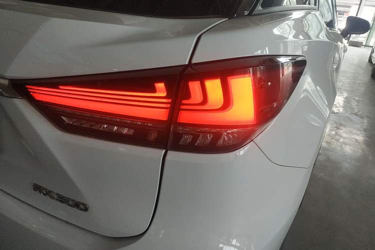 Used Lexus RX 2020 Revised Version 300 Two-Wheel Drive Comfort Edition Right Rear Taillight