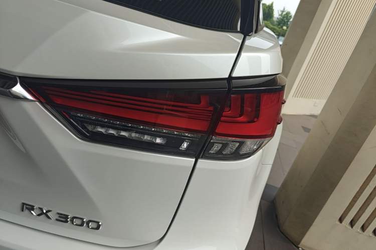 Used Lexus RX 2020 300 Two-Wheel Drive Elite Edition China VI Standard Right Rear Taillight
