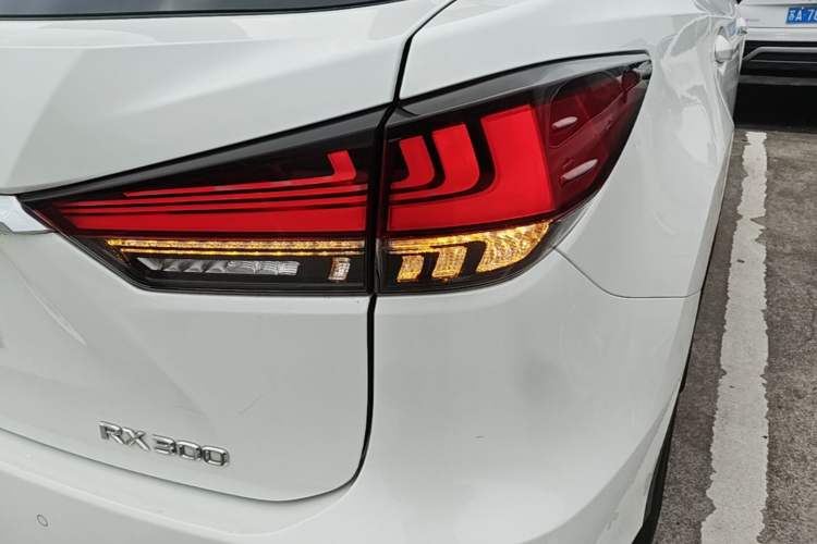 Used Lexus RX 2020 300 4x4 Elegant Edition China VI Right Rear Taillight