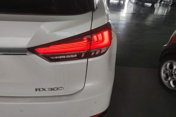 Used Lexus RX 2020 300 4x4 Elegant Edition China VI Right Rear Taillight