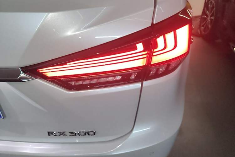Used Lexus RX 2020 Revised Version 300 Two-Wheel Drive Elite Edition Right Rear Taillight