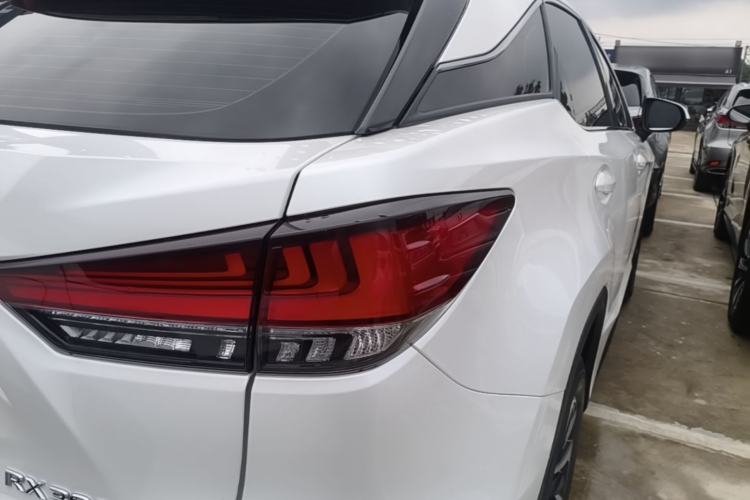 Used Lexus RX 2020 Revised Version 300 Two-Wheel Drive Elite Edition Right Rear Taillight