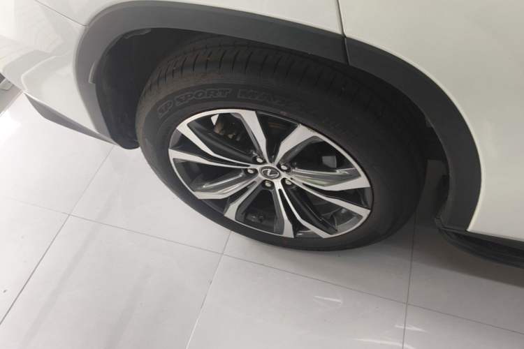 Used Lexus RX 2020 300 4x4 Elegant Edition China VI Right Rear Wheel Hub