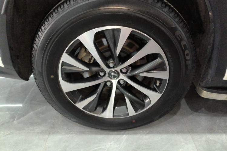 Used Lexus RX 2020 300 Two-Wheel Drive Elite Edition China VI Standard Right Rear Wheel Hub