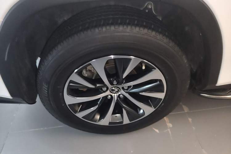 Used Lexus RX 2020 Revised Version 300 Two-Wheel Drive Elite Edition Right Rear Wheel Hub