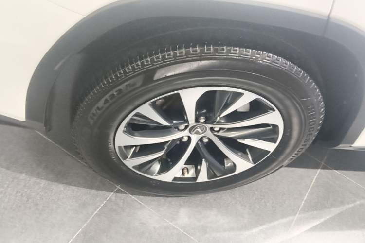 Used Lexus RX 2020 Revised Version 300 Two-Wheel Drive Elite Edition Right Rear Wheel Hub