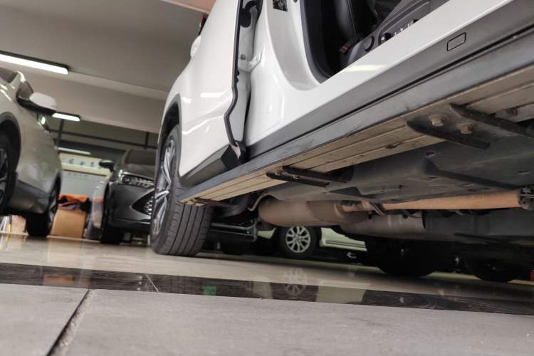 Used Lexus RX 2020 Facelifted 300 4x4 Elegant Edition Right Side Sill