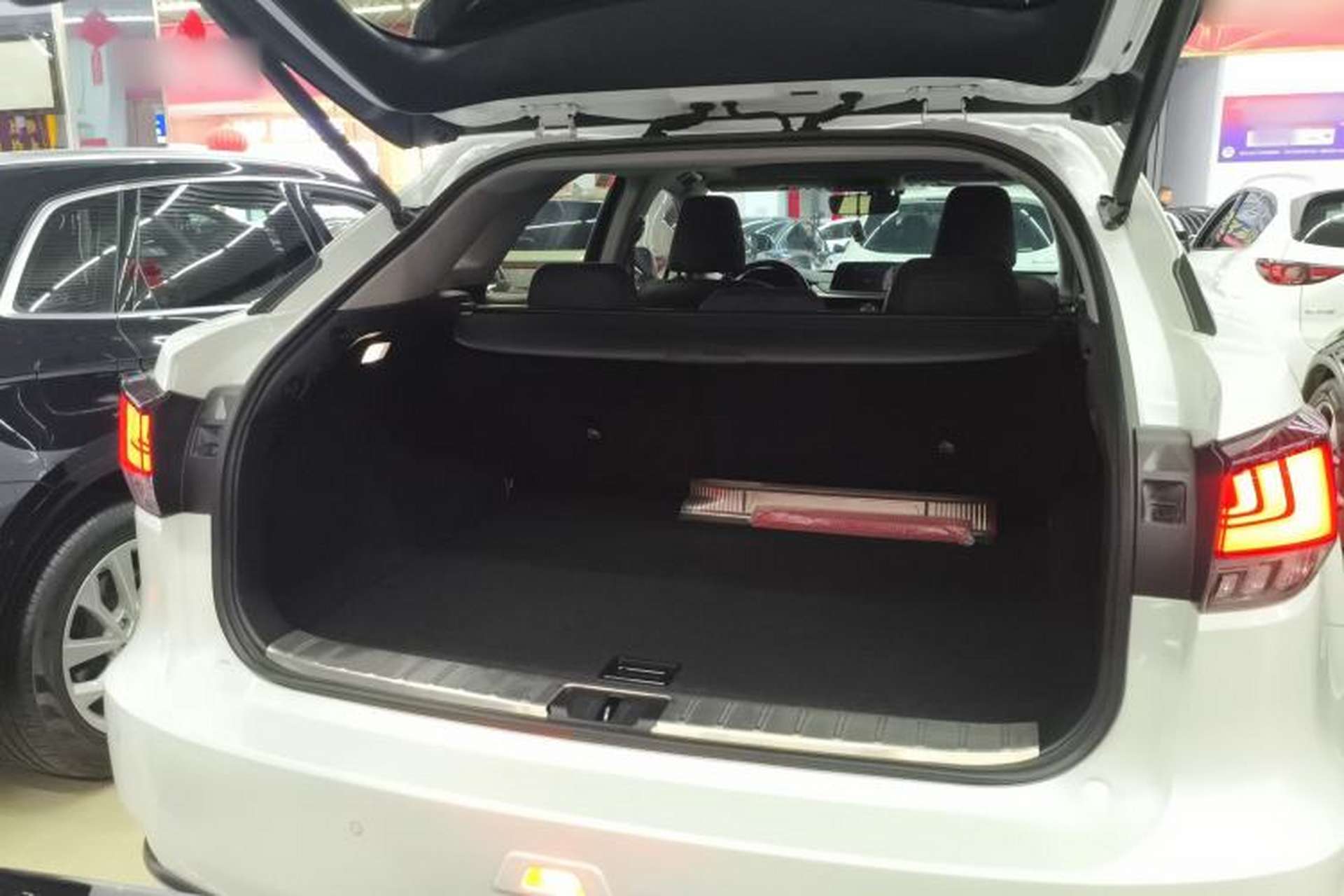 Used Lexus RX 2020 Revised Version 300 Two-Wheel Drive Elite Edition Trunk