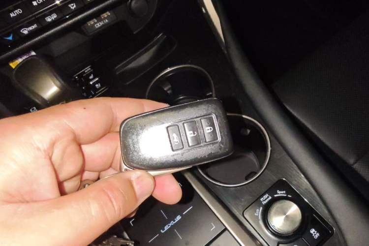 Used Lexus RX 2020 Facelifted 300 4x4 Elegant Edition Vehicle Key