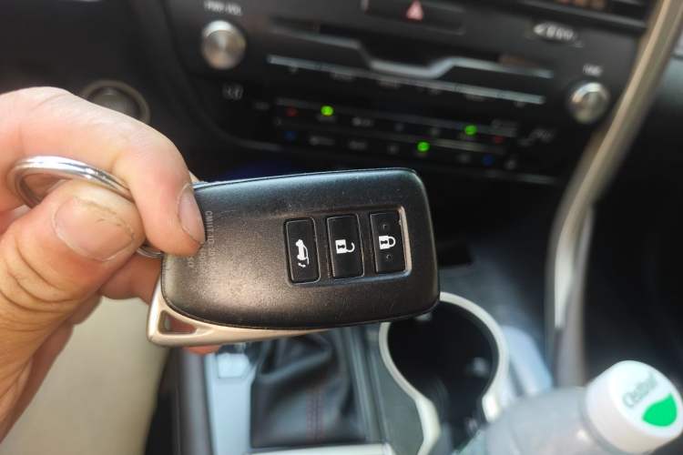 Used Lexus RX 2020 300 Two-Wheel Drive Comfort Edition China VI Standard Vehicle Key