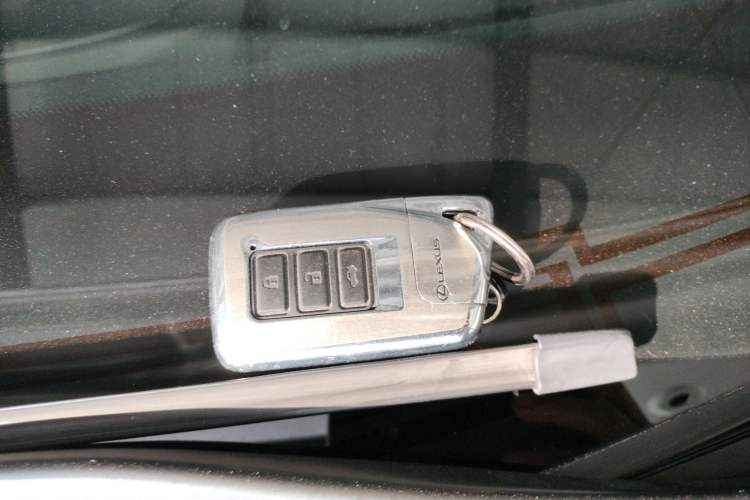 Used Lexus RX 2020 Facelifted 300 4x4 Elegant Edition Vehicle Key
