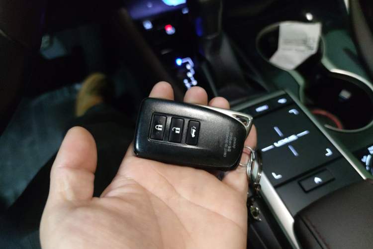 Used Lexus RX 2020 450h Four-Wheel Drive Elegant Edition China VI Standard Vehicle Key