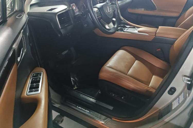 Used Lexus RX 2020 300 4x4 Elegant Edition China VI Driver Seat