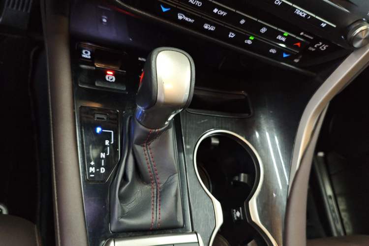 Used Lexus RX 2020 Facelifted 300 4x4 Elegant Edition Gear Lever