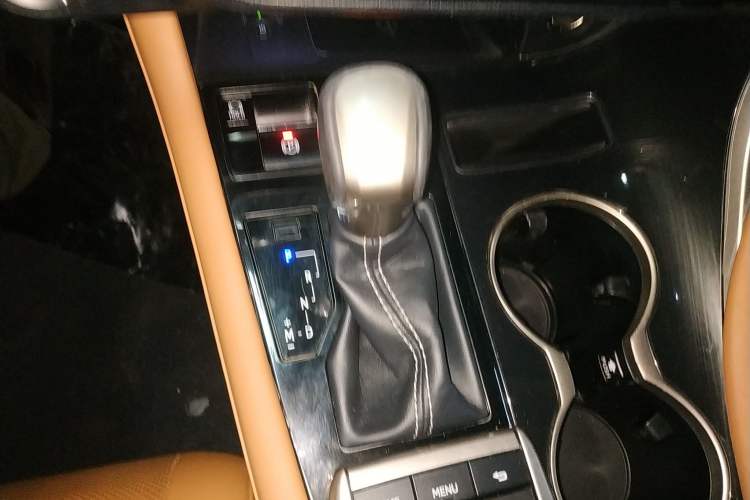 Used Lexus RX 2020 300 4x4 Elegant Edition China VI Gear Lever