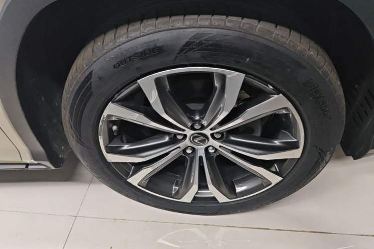 Used Lexus RX 2020 300 4x4 Elegant Edition China VI Right Front Wheel Hub