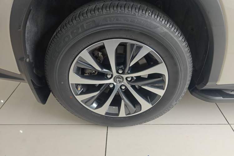Used Lexus RX 2020 Revised Version 300 Two-Wheel Drive Elite Edition Right Rear Wheel Hub
