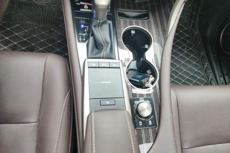 Used Lexus RX 2021 300 Four-Wheel Drive Special Edition Gear Lever