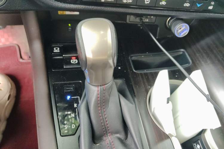 Used Lexus RX 2021 450hL Four-Wheel Drive Luxury Edition with 6 Seats Gear Lever