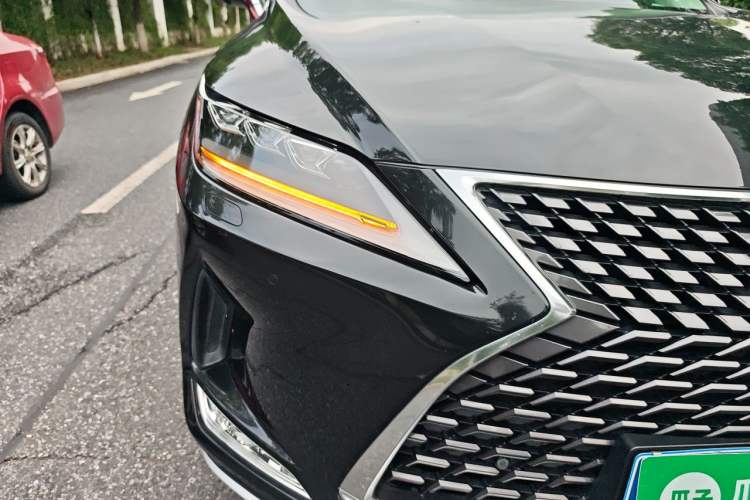 Used Lexus RX 2021 450hL Four-Wheel Drive Luxury Edition with 6 Seats Right Front Headlight