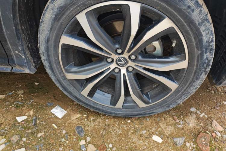 Used Lexus RX 2021 300 Four-Wheel Drive Special Edition Right Front Wheel Hub