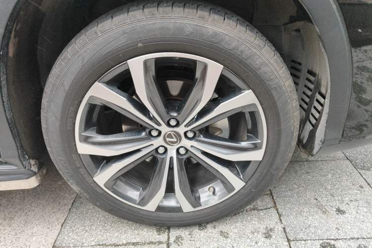 Used Lexus RX 2021 300 Four-Wheel Drive Special Edition Right Front Wheel Hub