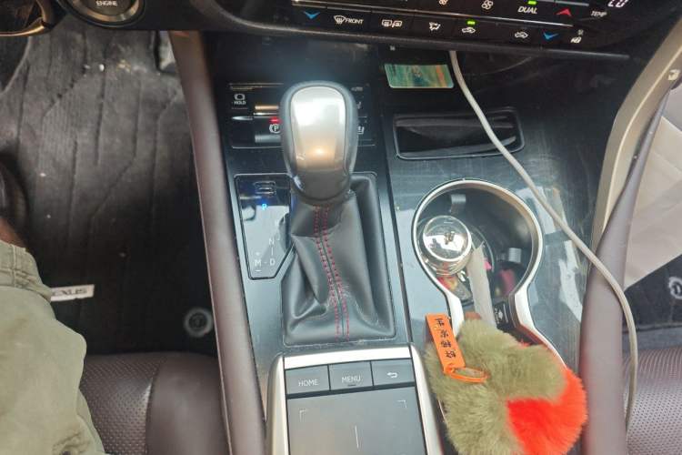 Used Lexus RX 2021 300 Four-Wheel Drive Special Edition Gear Lever