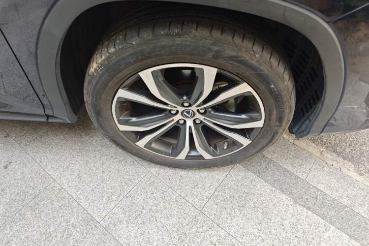 Used Lexus RX 2021 300 Four-Wheel Drive Special Edition Right Front Wheel Hub