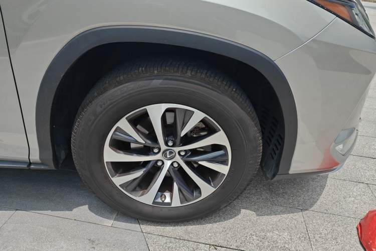 Used Lexus RX 2021 300 Four-Wheel Drive Special Edition Right Front Wheel Hub
