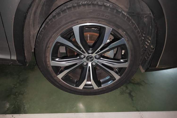 Used Lexus RX 2021 300 Four-Wheel Drive Special Edition Right Front Wheel Hub