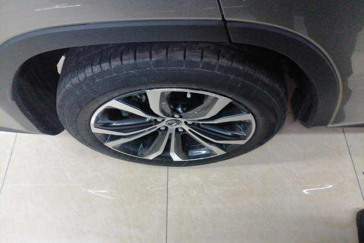 Used Lexus RX 2021 300 Four-Wheel Drive Special Edition Right Rear Wheel Hub