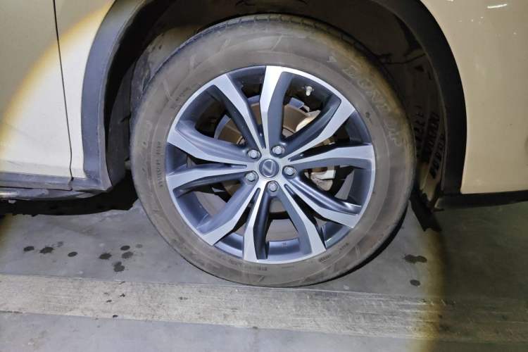 Used Lexus RX 2021 300 Four-Wheel Drive Special Edition Right Front Wheel Hub