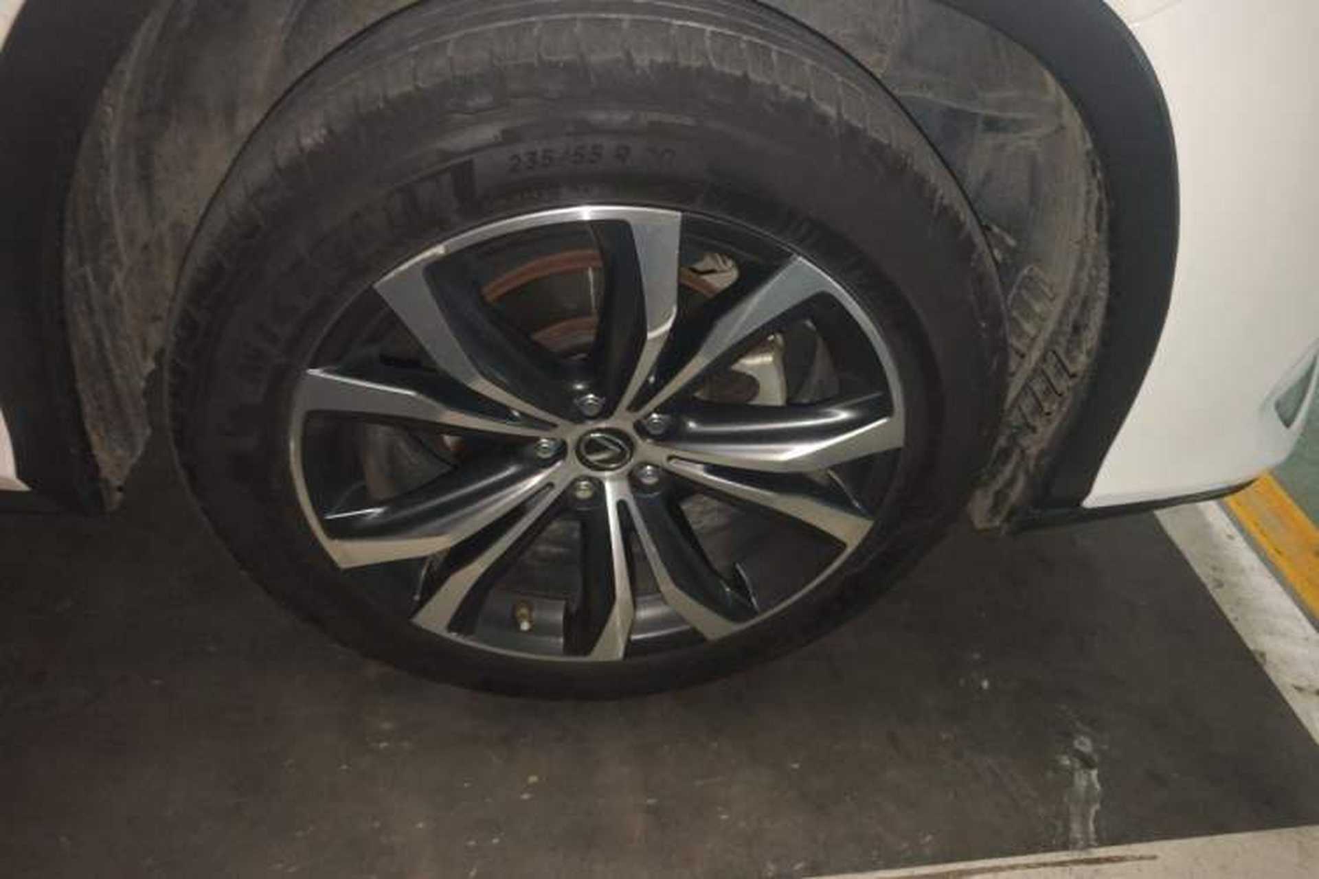Used Lexus RX 2021 300 Four-Wheel Drive Special Edition Right Front Wheel Hub