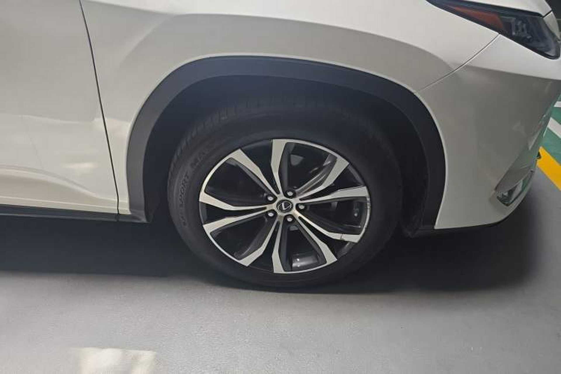 Used Lexus RX 2021 300 Four-Wheel Drive Special Edition Right Front Wheel Hub