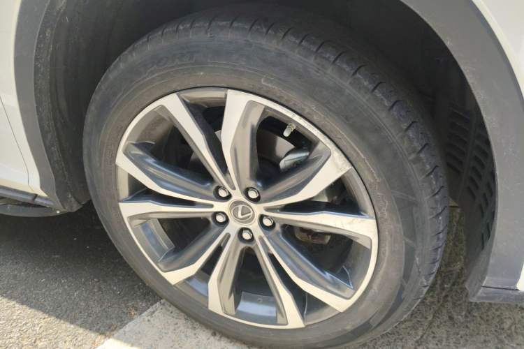 Used Lexus RX 2021 300 Four-Wheel Drive Special Edition Right Front Wheel Hub