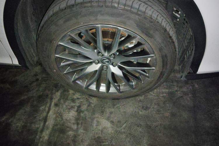 Used Lexus RX 2021 300 4x4 F SPORT Right Front Wheel Hub