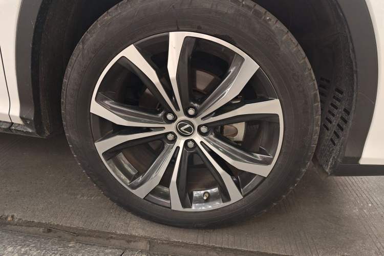 Used Lexus RX 2021 300 Four-Wheel Drive Special Edition Right Front Wheel Hub