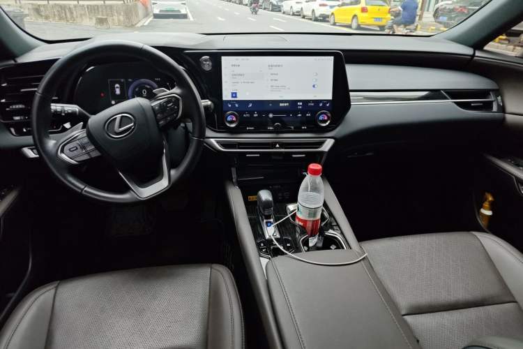 Used Lexus RX 2023 350h Four-Wheel Drive Enjoyment Version Center Console