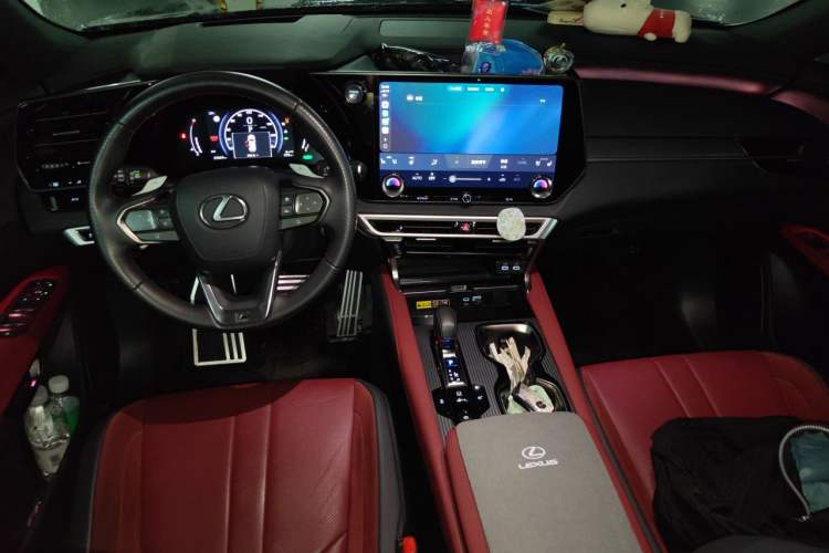 Used Lexus RX 2023 500h Four-Wheel Drive F SPORT Performance Center Console