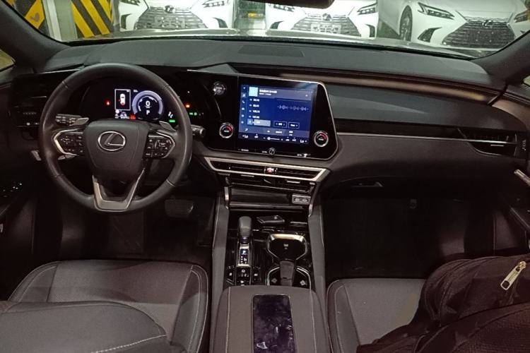 Used Lexus RX 2023 350h Two-Wheel Drive Enjoyment Version Center Console