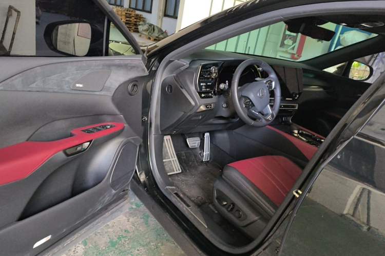 Used Lexus RX 2023 500h Four-Wheel Drive F SPORT Performance Driver Seat