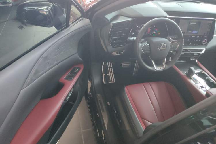 Used Lexus RX 2023 500h Four-Wheel Drive F SPORT Performance Driver Seat