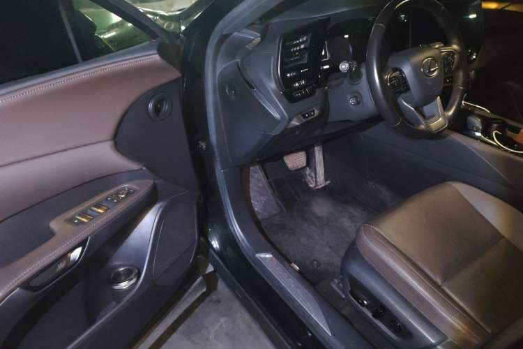 Used Lexus RX 2023 350h Four-Wheel Drive Enjoyment Version Driver Seat
