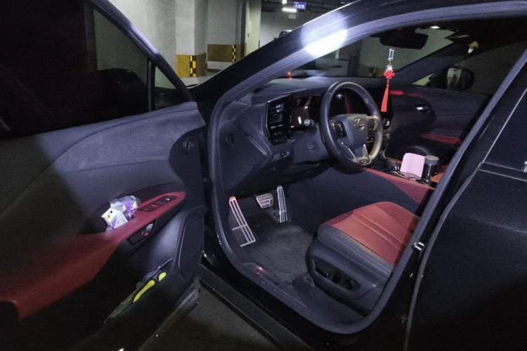 Used Lexus RX 2023 500h Four-Wheel Drive F SPORT Performance Driver Seat