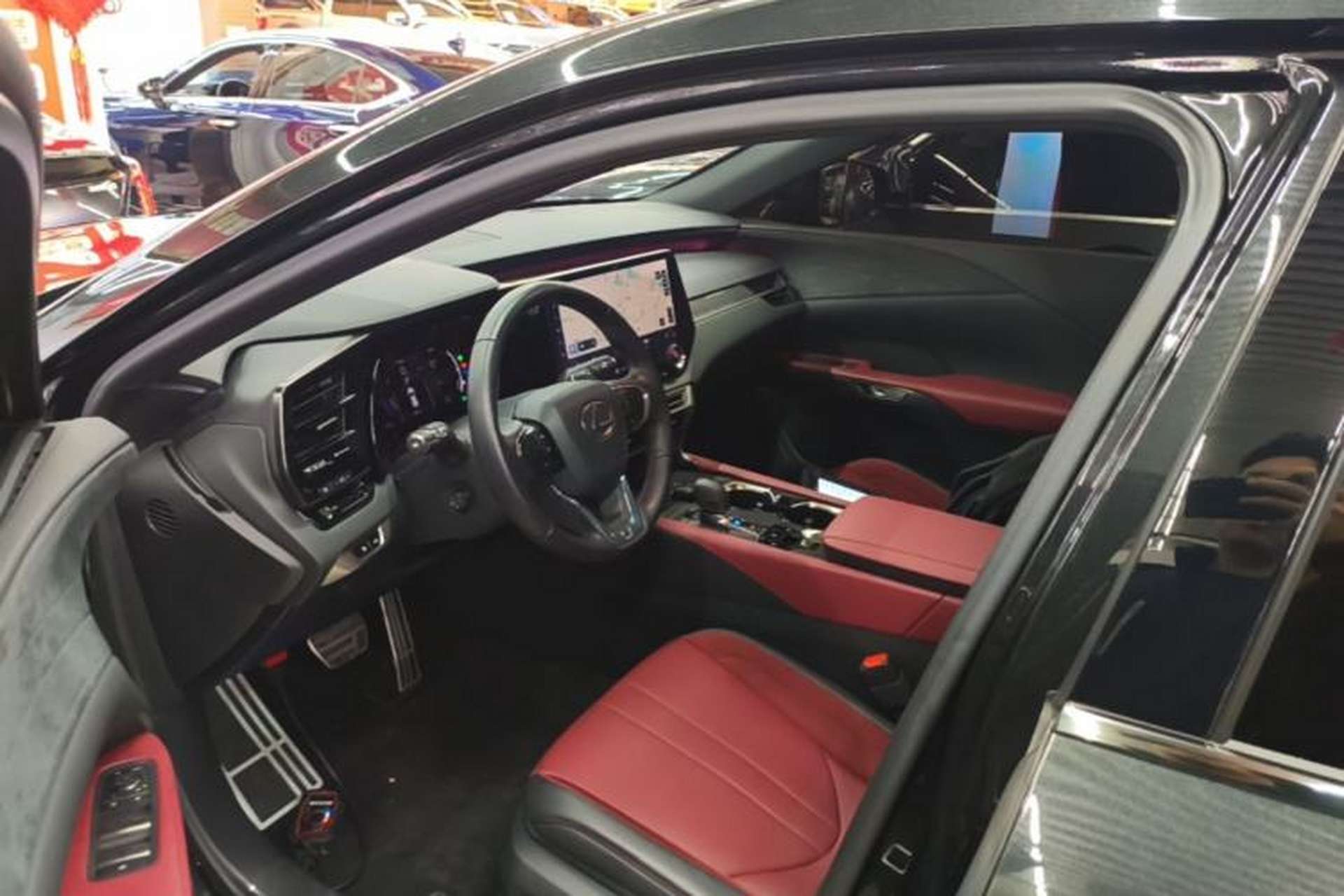 Used Lexus RX 2023 500h Four-Wheel Drive F SPORT Performance Driver Seat