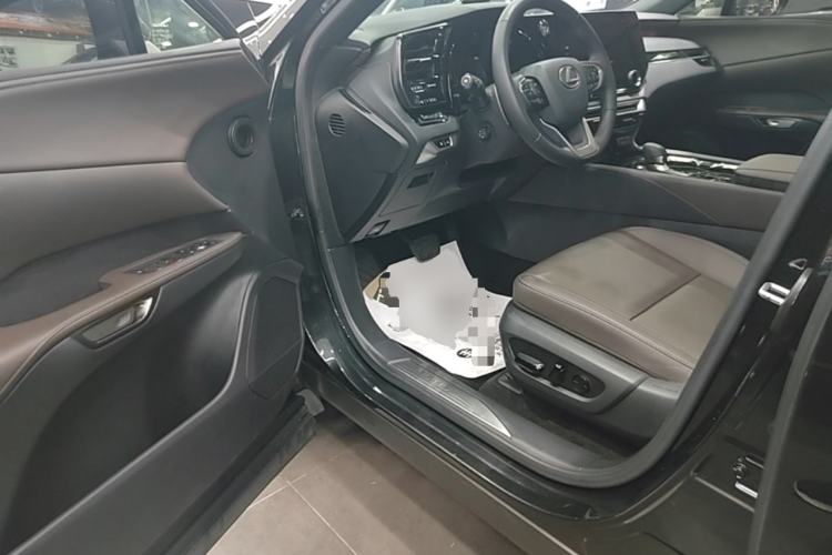 Used Lexus RX 2023 350h Four-Wheel Drive Enjoyment Version Driver Seat