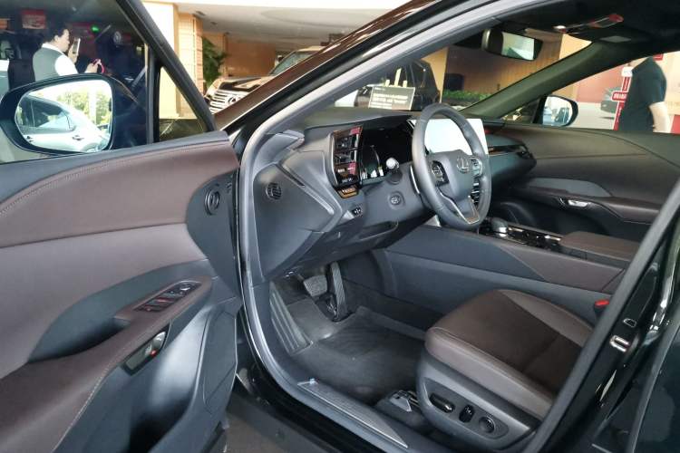 Used Lexus RX 2023 350h Four-Wheel Drive Enjoyment Version Driver Seat