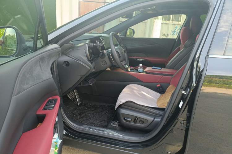 Used Lexus RX 2023 500h Four-Wheel Drive F SPORT Performance Driver Seat