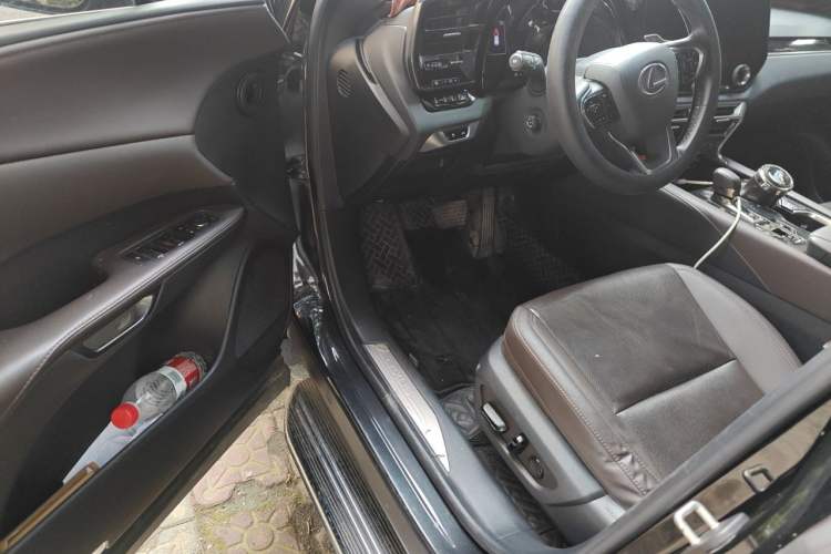 Used Lexus RX 2023 350h Four-Wheel Drive Enjoyment Version Driver Seat