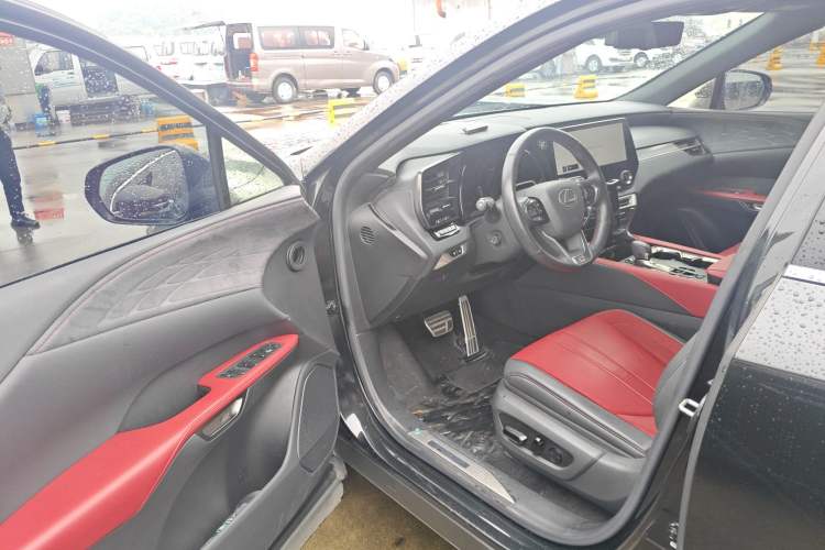 Used Lexus RX 2023 500h Four-Wheel Drive F SPORT Performance Driver Seat